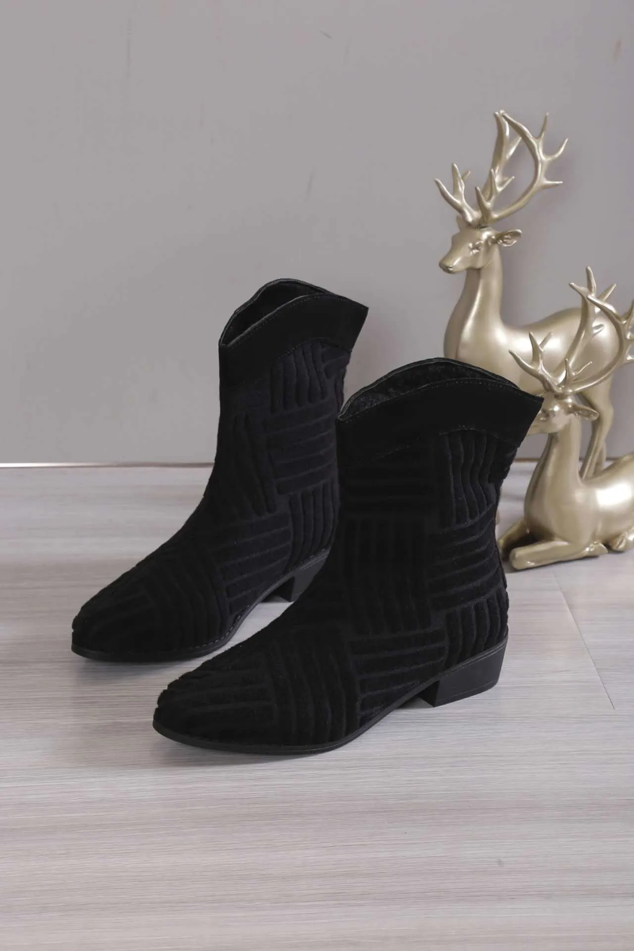 elveswallet Plush colorful mid-calf boots