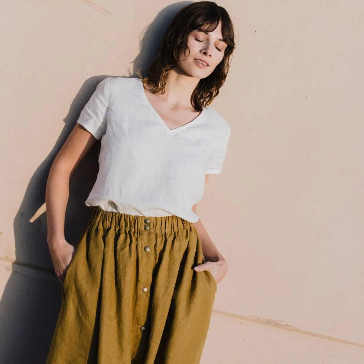 R: MARSEILLE linen front snap skirt (Size: M; Color: Deepest Black)