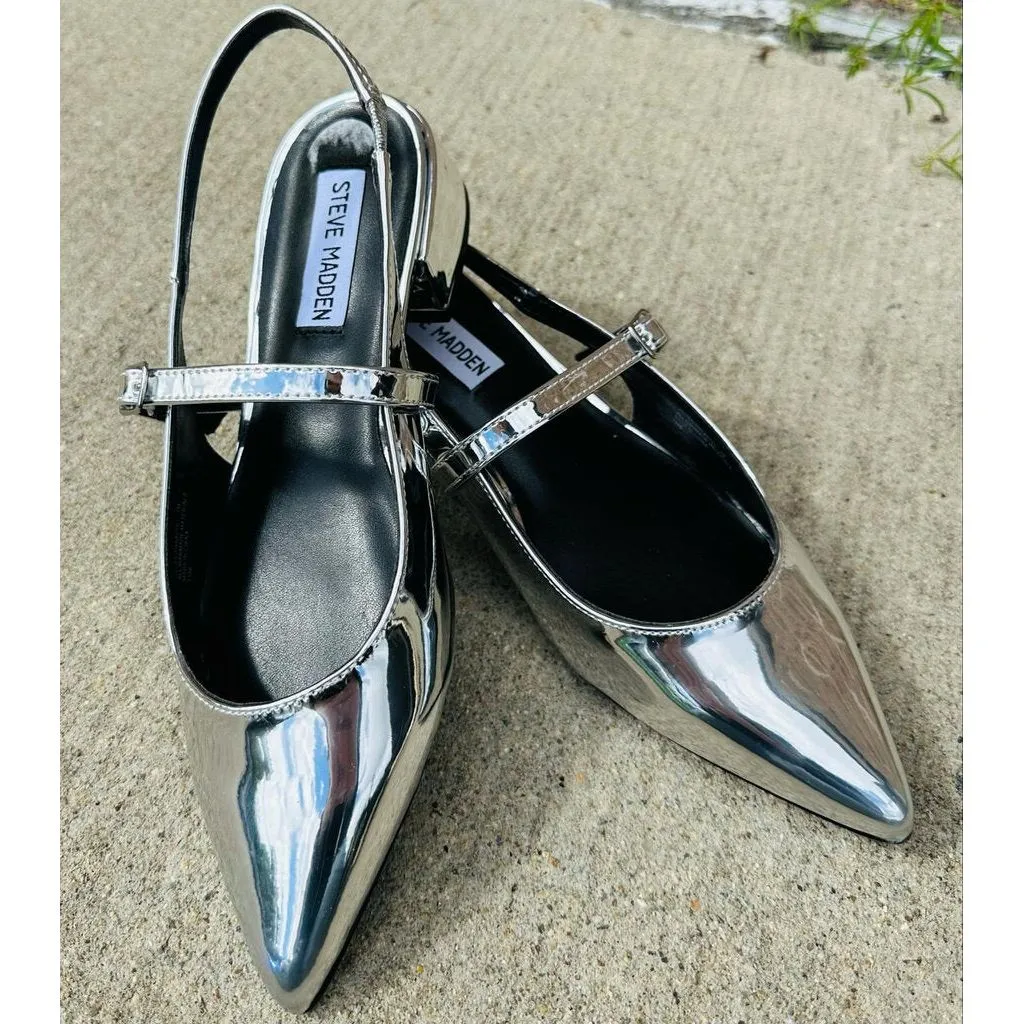Steve Madden Pointed Toe Flats - Size 7